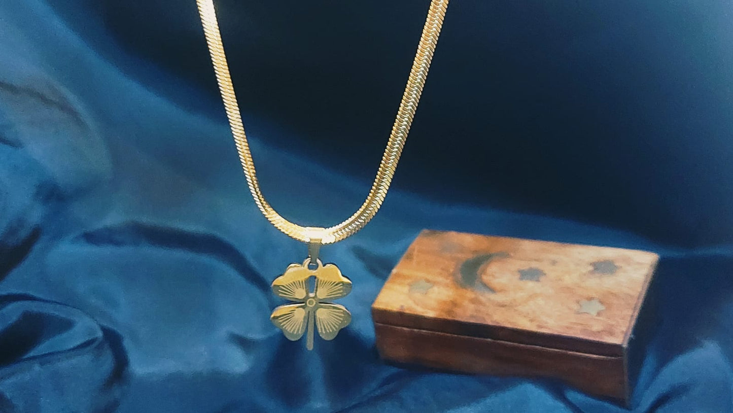 Stainless Steel 18K Gold Plated Clover Leaf Necklace